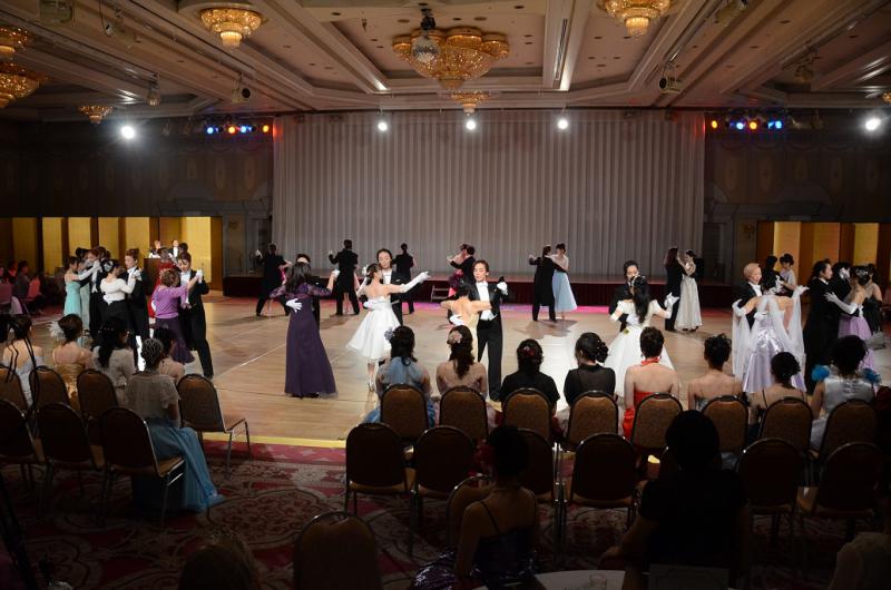 元タカラジェンヌと踊る舞踏会(写真はイメージ)