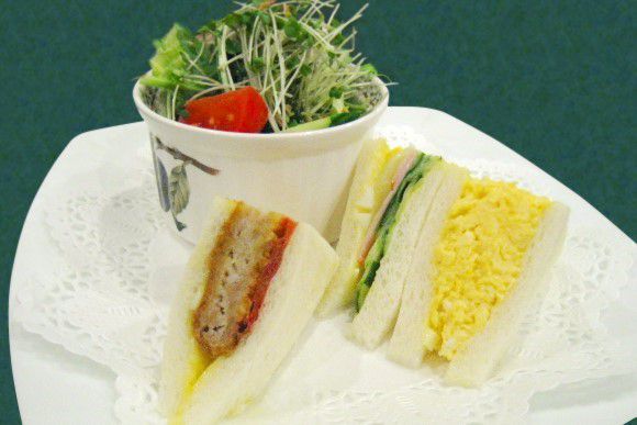  there is also a  "mini sandwich set".