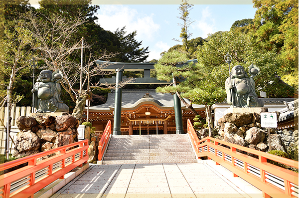 期間限定の布袋さま